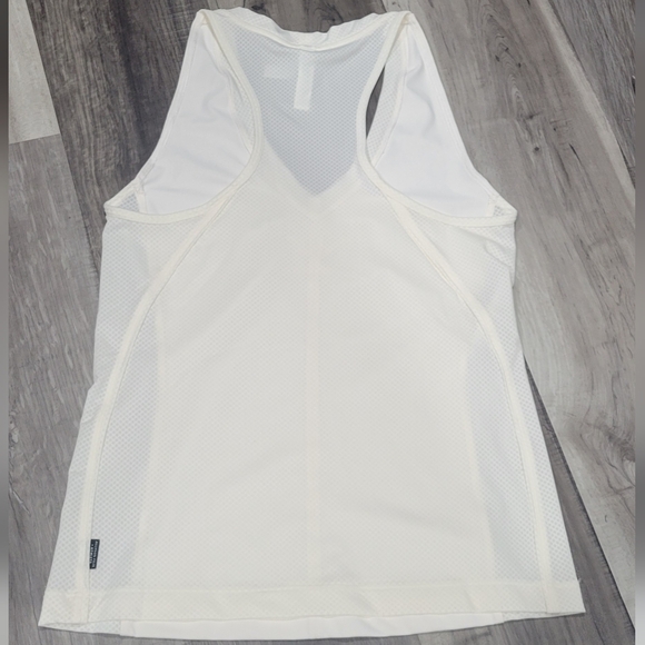 Athleta Legend Tank in Off-White - Picture 2 of 5